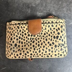 Medium hand held wallet